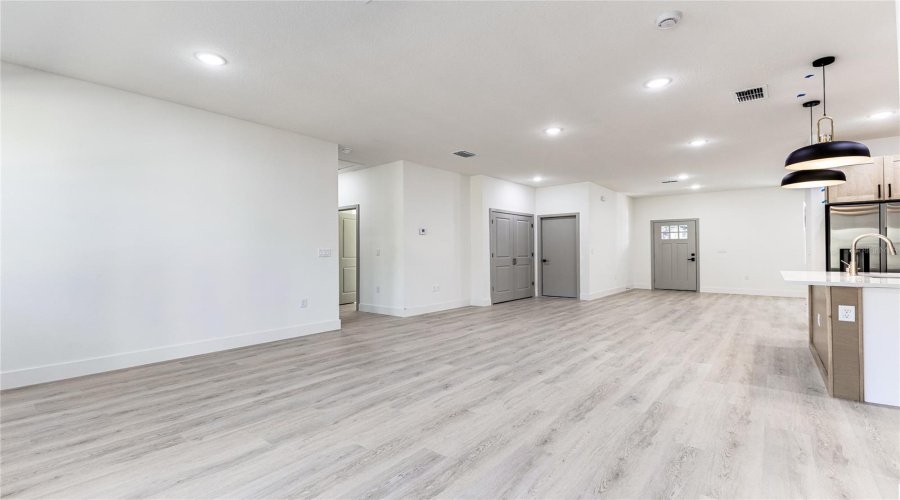 Deltona, Florida 32738, 3 Bedroom Bedrooms, ,3 Bathroombathrooms,Residential,For Sale,Hibiscus,0,Mfro6371509