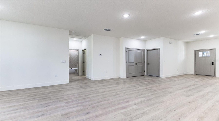 Deltona, Florida 32738, 3 Bedroom Bedrooms, ,3 Bathroombathrooms,Residential,For Sale,Hibiscus,0,Mfro6371509