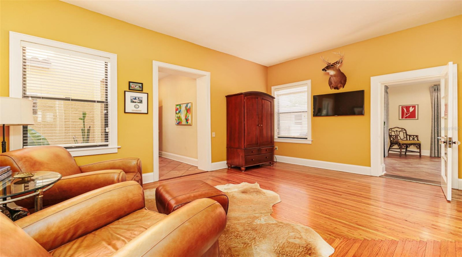 Lakeland, Florida 33803, 4 Bedroom Bedrooms, ,4 Bathroombathrooms,Residential,For Sale,Miramar,0,Mfrl4962185