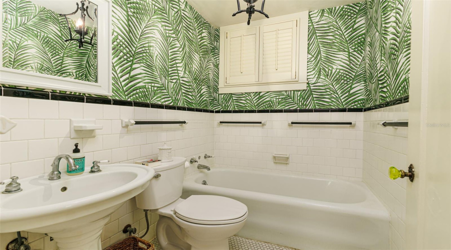 Lakeland, Florida 33803, 4 Bedroom Bedrooms, ,4 Bathroombathrooms,Residential,For Sale,Miramar,0,Mfrl4962185