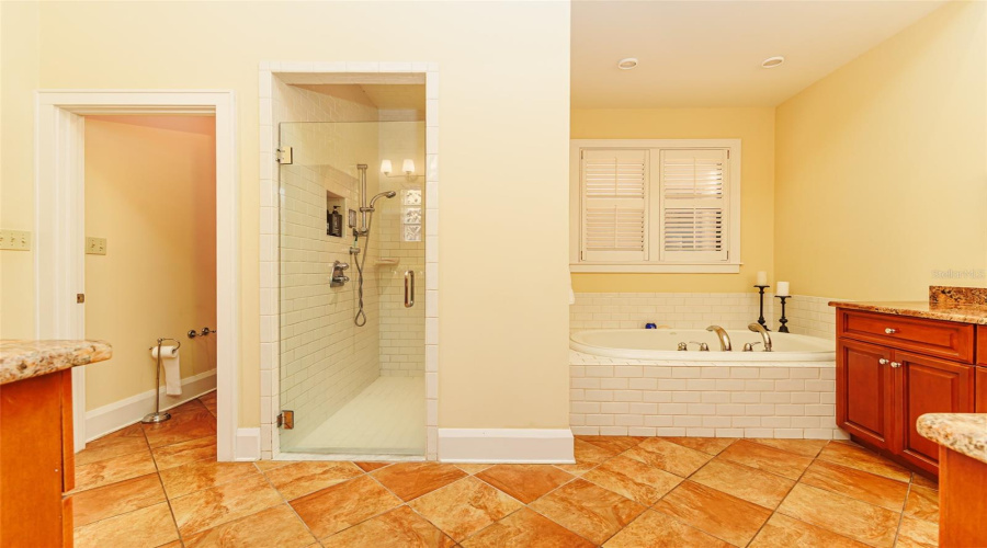 Lakeland, Florida 33803, 4 Bedroom Bedrooms, ,4 Bathroombathrooms,Residential,For Sale,Miramar,0,Mfrl4962185