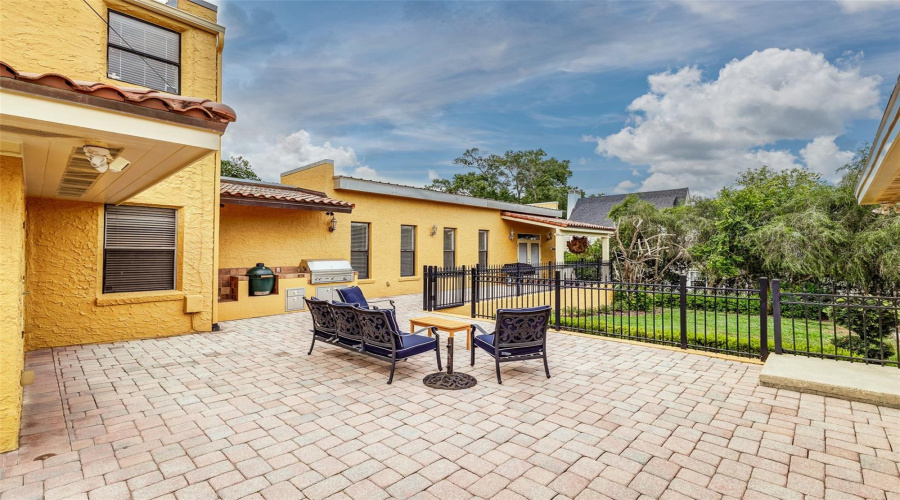 Lakeland, Florida 33803, 4 Bedroom Bedrooms, ,4 Bathroombathrooms,Residential,For Sale,Miramar,0,Mfrl4962185