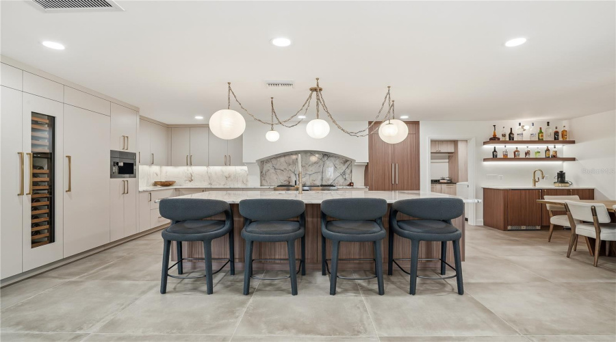 High-End Appliances And Finishes