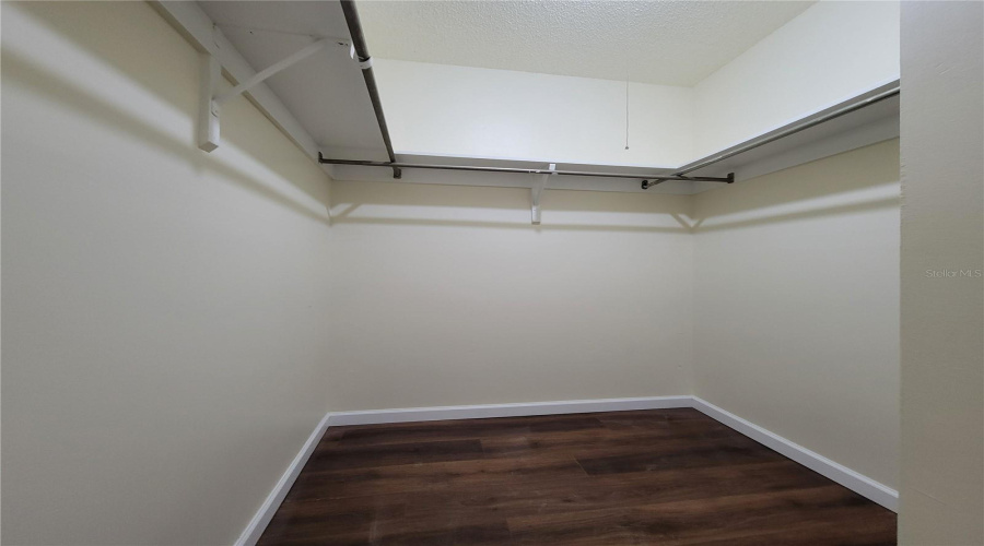 St Petersburg, Florida 33703, 1 Bedroom Bedrooms, ,1 Bathroombathrooms,Residential,For Sale,Locust,0,Mfrtb8538928