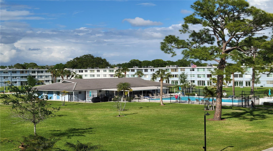 St Petersburg, Florida 33703, 1 Bedroom Bedrooms, ,1 Bathroombathrooms,Residential,For Sale,Locust,0,Mfrtb8538928