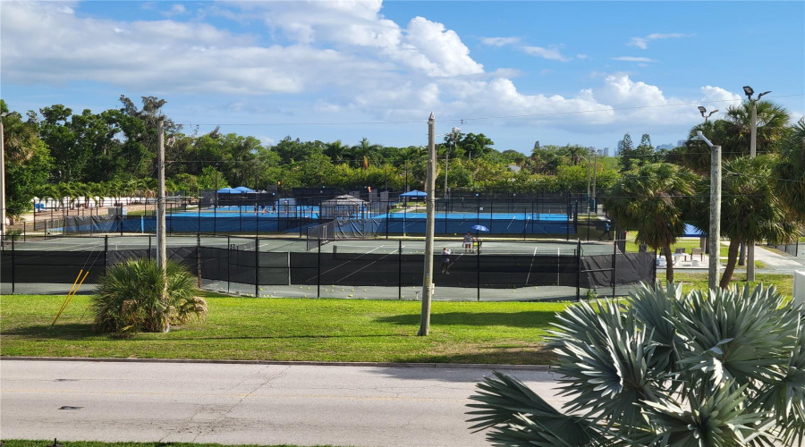 St Petersburg, Florida 33703, 1 Bedroom Bedrooms, ,1 Bathroombathrooms,Residential,For Sale,Locust,0,Mfrtb8538928