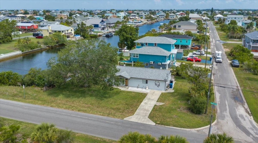 Hernando Beach, Florida 34607, 3 Bedroom Bedrooms, ,2 Bathroombathrooms,Residential,For Sale,Companero Entra,0,Mfrtb8533142