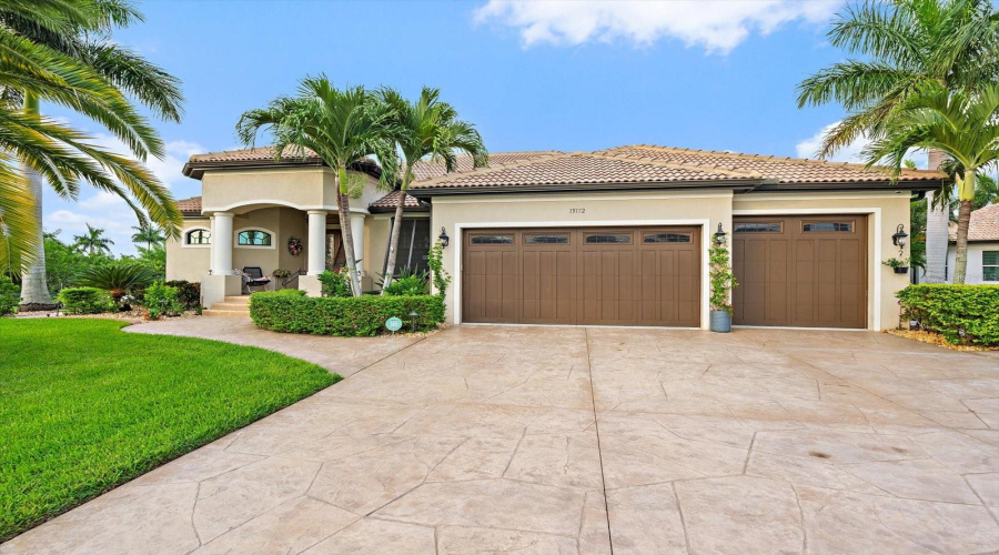 Port Charlotte, Florida 33981, 3 Bedroom Bedrooms, ,2 Bathroombathrooms,Residential,For Sale,Leipzig,0,Mfra4701900