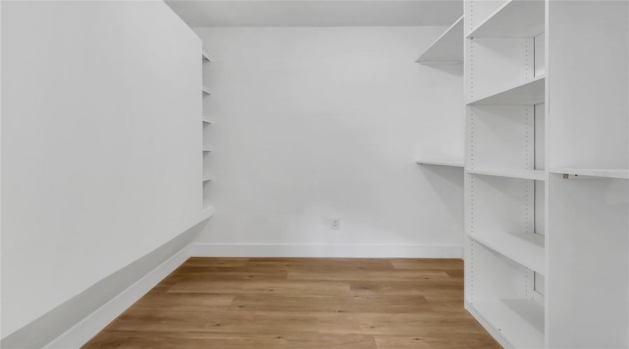 Tampa, Florida 33617, 4 Bedroom Bedrooms, ,2 Bathroombathrooms,Residential,For Sale,Oakland,0,Mfrtb8540498