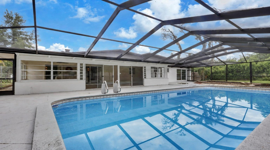 Tampa, Florida 33617, 4 Bedroom Bedrooms, ,2 Bathroombathrooms,Residential,For Sale,Oakland,0,Mfrtb8540498