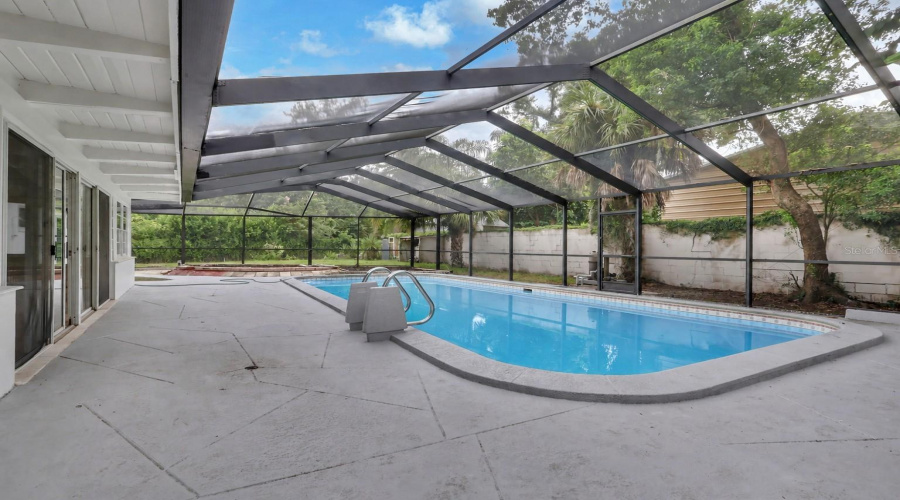 Tampa, Florida 33617, 4 Bedroom Bedrooms, ,2 Bathroombathrooms,Residential,For Sale,Oakland,0,Mfrtb8540498