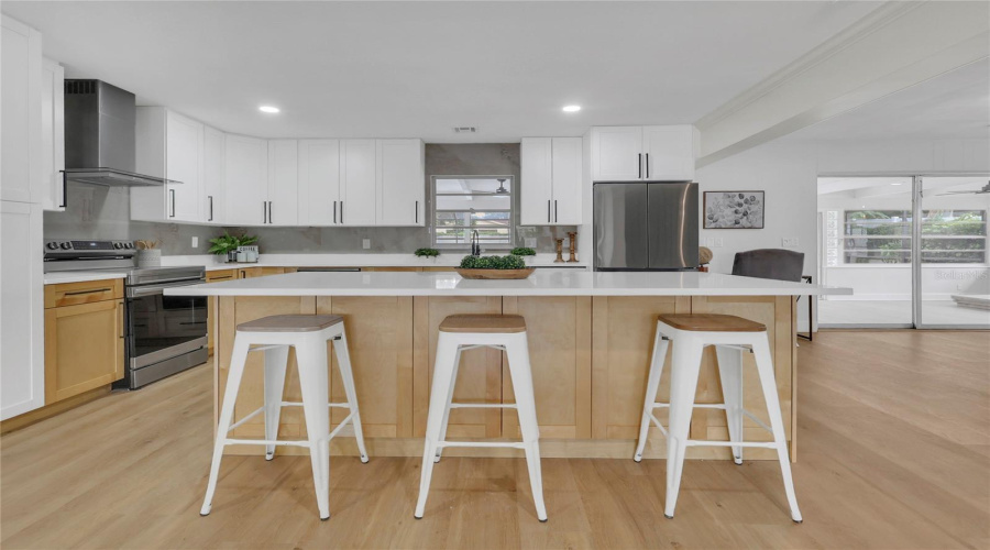 Tampa, Florida 33617, 4 Bedroom Bedrooms, ,2 Bathroombathrooms,Residential,For Sale,Oakland,0,Mfrtb8540498