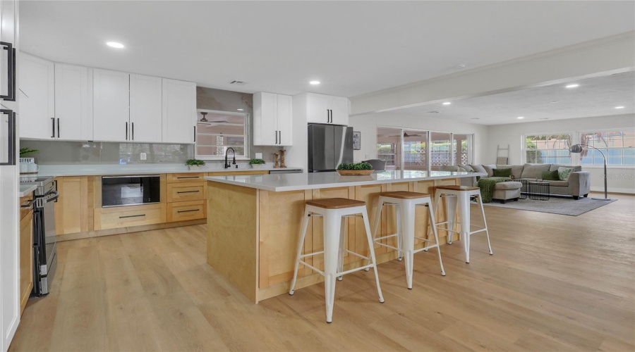 Tampa, Florida 33617, 4 Bedroom Bedrooms, ,2 Bathroombathrooms,Residential,For Sale,Oakland,0,Mfrtb8540498