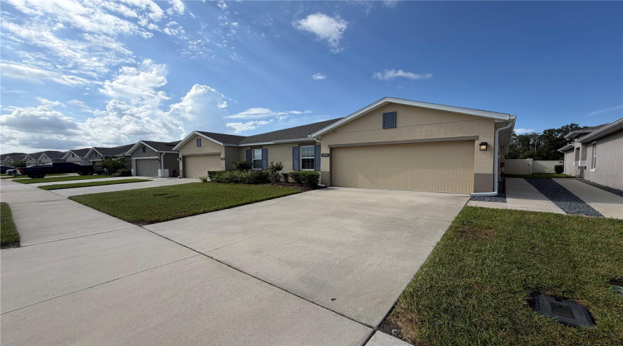Land O Lakes, Florida 34638, 3 Bedroom Bedrooms, ,2 Bathroombathrooms,Residential,For Sale,Turning Leaf,0,Mfro6436056