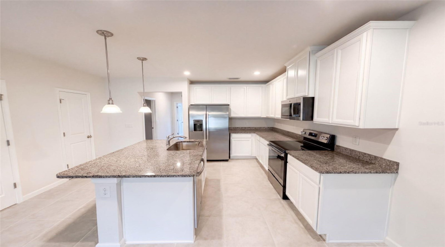 Land O Lakes, Florida 34638, 3 Bedroom Bedrooms, ,2 Bathroombathrooms,Residential,For Sale,Turning Leaf,0,Mfro6436056