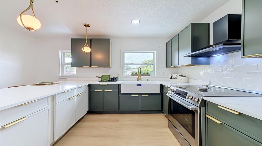 Beautiful Two-Tone Kitchen With Stylish Modern Finishes.