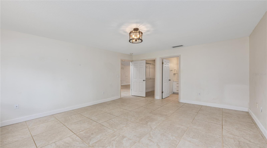 Yalaha, Florida 34797, 3 Bedroom Bedrooms, ,2 Bathroombathrooms,Residential,For Sale,Waterwood,0,Mfrg5111380