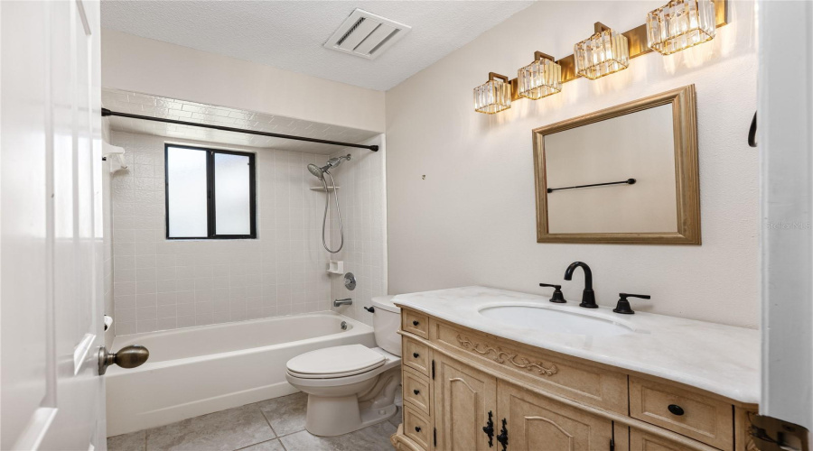 Yalaha, Florida 34797, 3 Bedroom Bedrooms, ,2 Bathroombathrooms,Residential,For Sale,Waterwood,0,Mfrg5111380