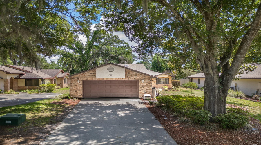 Yalaha, Florida 34797, 3 Bedroom Bedrooms, ,2 Bathroombathrooms,Residential,For Sale,Waterwood,0,Mfrg5111380
