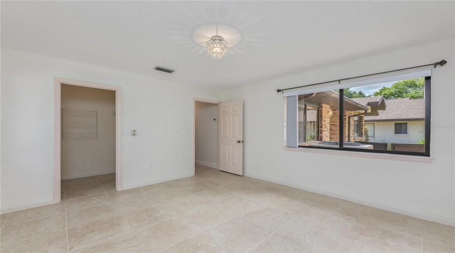 Yalaha, Florida 34797, 3 Bedroom Bedrooms, ,2 Bathroombathrooms,Residential,For Sale,Waterwood,0,Mfrg5111380