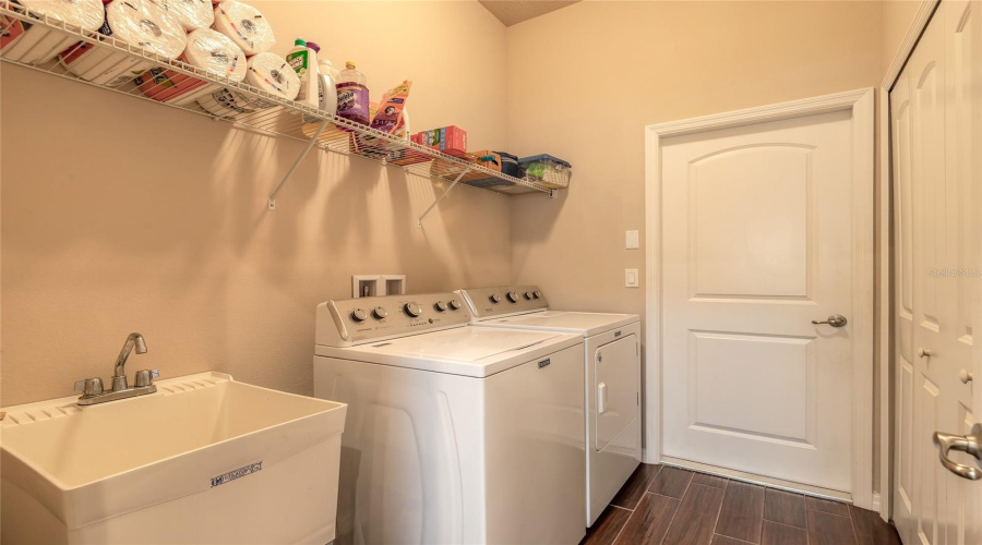 New Smyrna Beach, Florida 32168, 3 Bedroom Bedrooms, ,2 Bathroombathrooms,Residential,For Sale,Leonardo,0,Mfrns1088026
