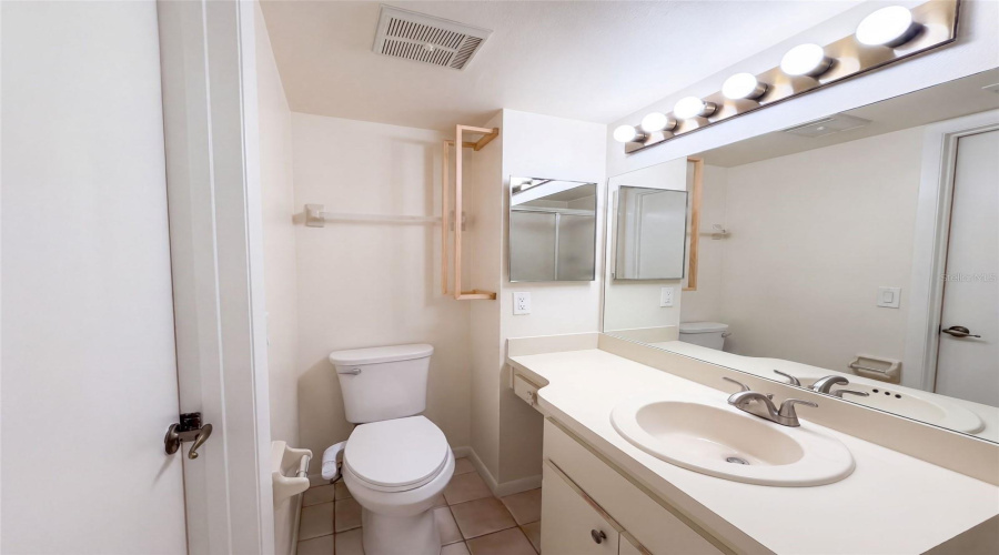 Dunedin, Florida 34698, 2 Bedroom Bedrooms, ,2 Bathroombathrooms,Residential,For Sale,Millstream,0,Mfro6436635