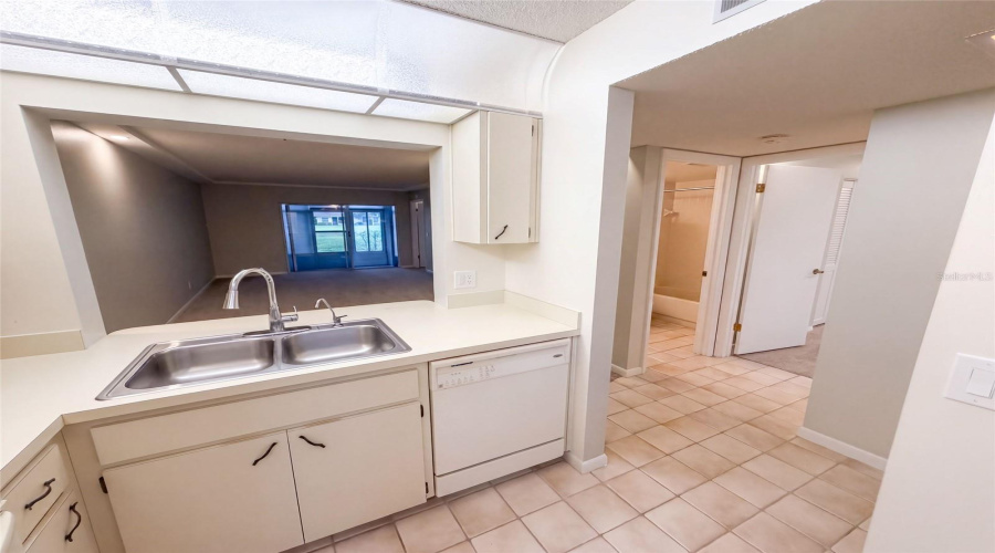 Dunedin, Florida 34698, 2 Bedroom Bedrooms, ,2 Bathroombathrooms,Residential,For Sale,Millstream,0,Mfro6436635