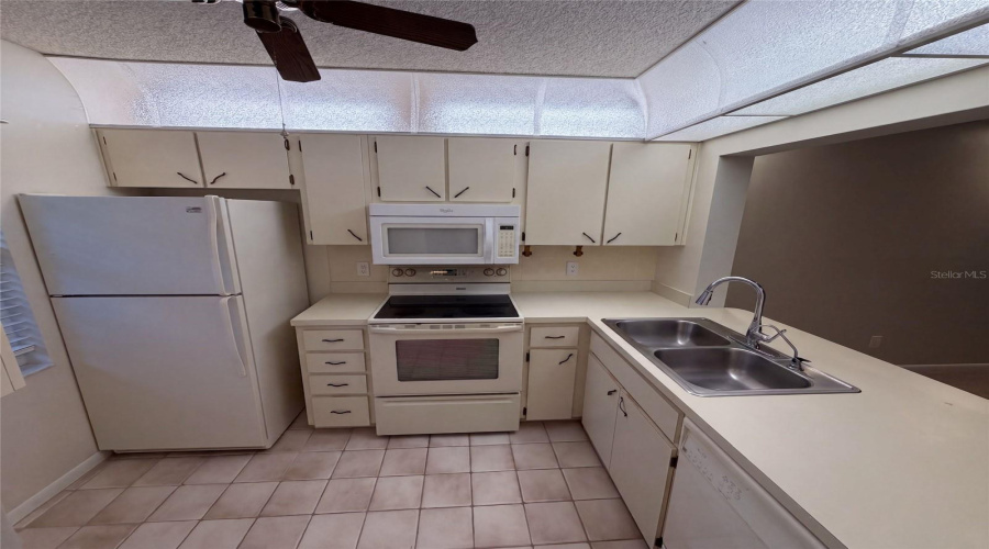Dunedin, Florida 34698, 2 Bedroom Bedrooms, ,2 Bathroombathrooms,Residential,For Sale,Millstream,0,Mfro6436635