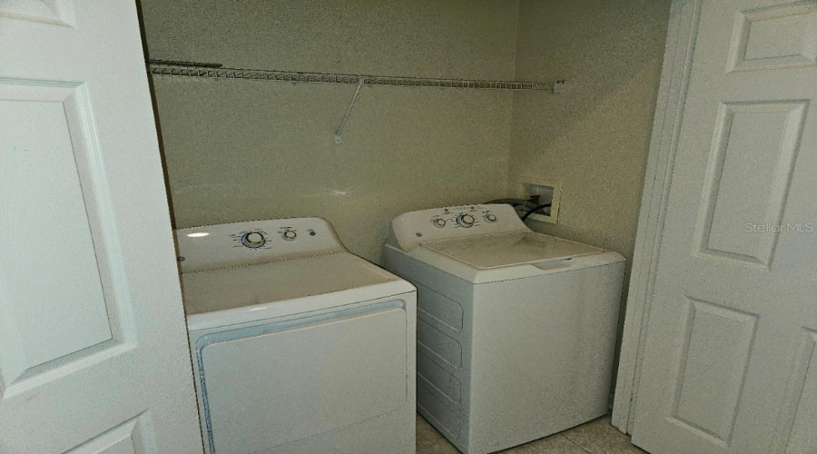 Orlando, Florida 32835, 3 Bedroom Bedrooms, ,2 Bathroombathrooms,Residential,For Sale,Stevenson,0,Mfro6436047