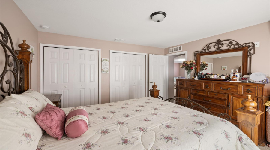 Tampa, Florida 33615, 5 Bedroom Bedrooms, ,3 Bathroombathrooms,Residential,For Sale,Town N Country,0,Mfrtb8505599