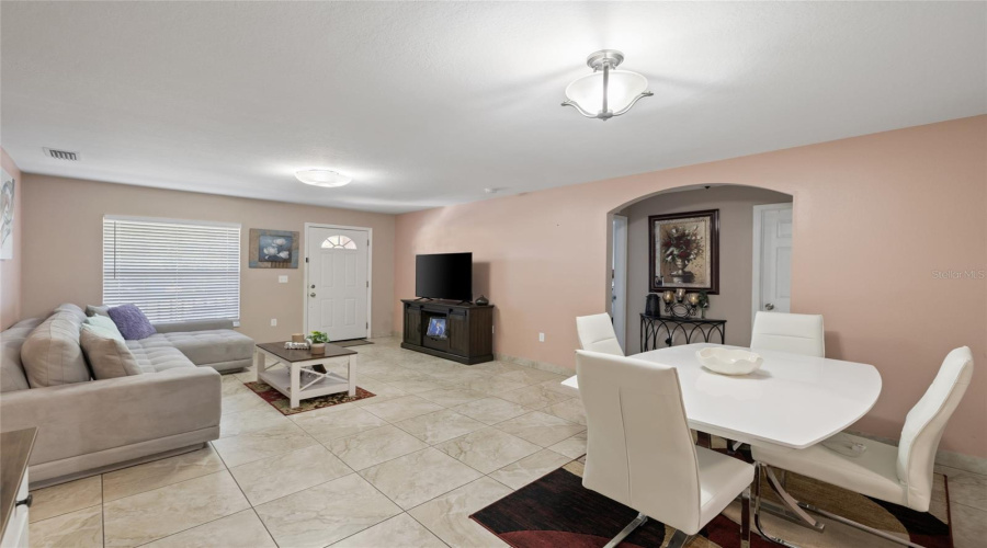Tampa, Florida 33615, 5 Bedroom Bedrooms, ,3 Bathroombathrooms,Residential,For Sale,Town N Country,0,Mfrtb8505599