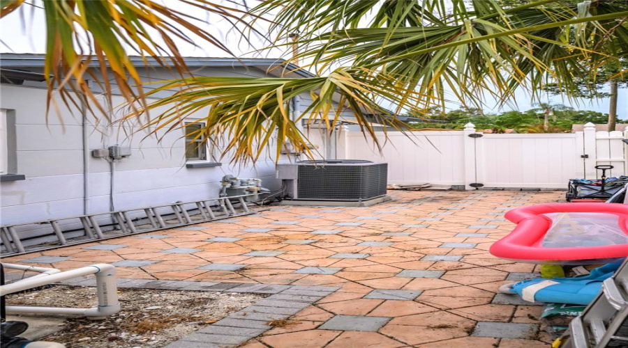 Largo, Florida 33771, 4 Bedroom Bedrooms, ,2 Bathroombathrooms,Residential,For Sale,Corvette,0,Mfrtb8527575