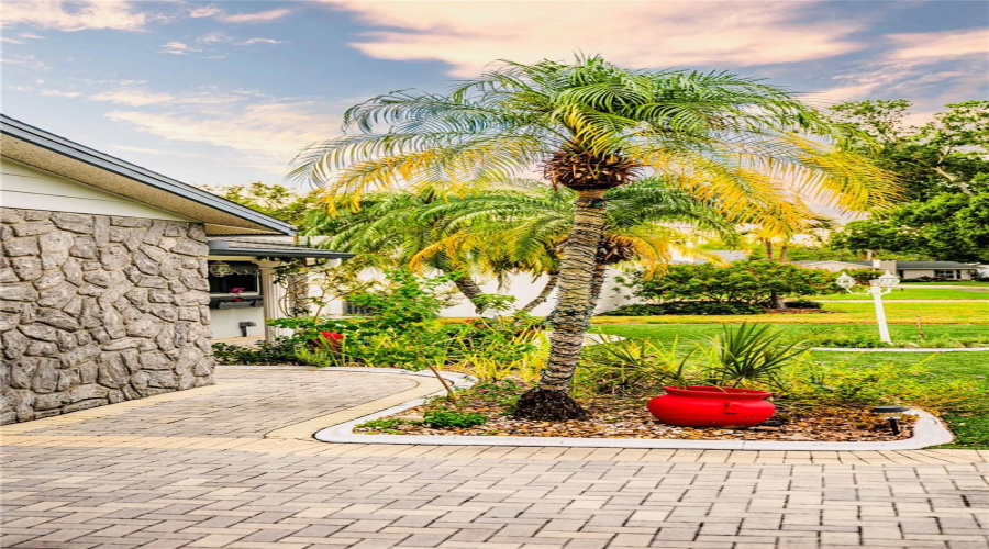 Largo, Florida 33771, 4 Bedroom Bedrooms, ,2 Bathroombathrooms,Residential,For Sale,Corvette,0,Mfrtb8527575