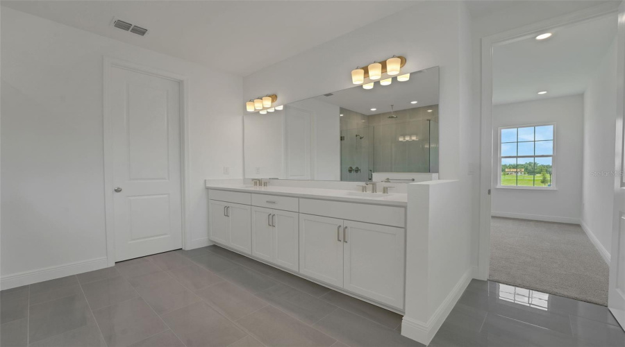 Winter Garden, Florida 34787, 5 Bedroom Bedrooms, ,4 Bathroombathrooms,Residential,For Sale,Tea Tree,0,Mfrg5113803