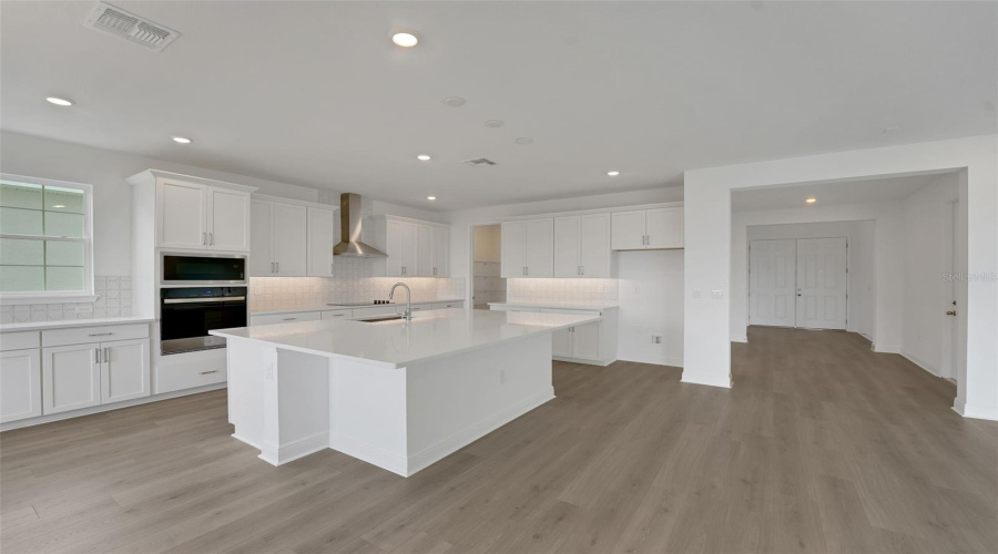 Winter Garden, Florida 34787, 5 Bedroom Bedrooms, ,4 Bathroombathrooms,Residential,For Sale,Tea Tree,0,Mfrg5113803
