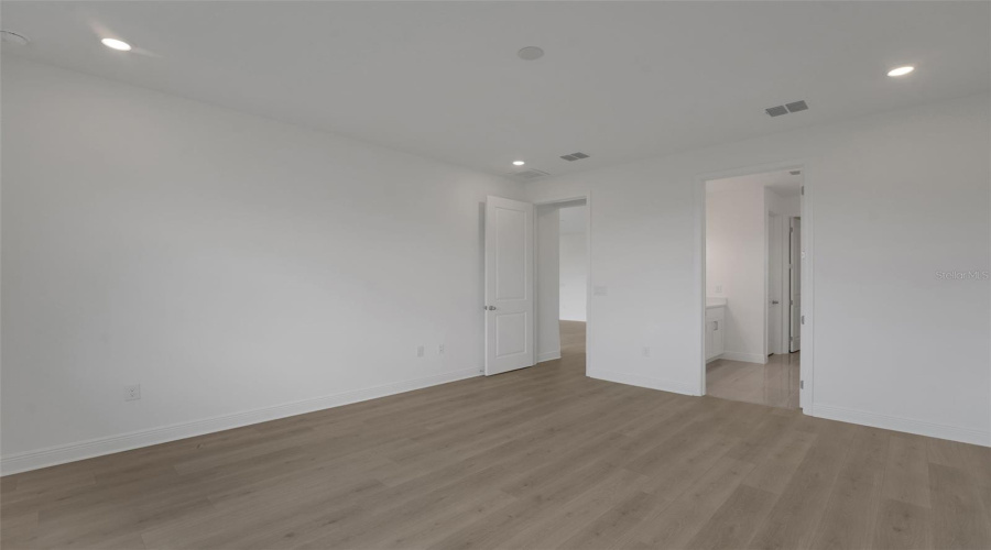 Winter Garden, Florida 34787, 5 Bedroom Bedrooms, ,4 Bathroombathrooms,Residential,For Sale,Tea Tree,0,Mfrg5113803