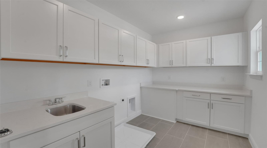 Winter Garden, Florida 34787, 5 Bedroom Bedrooms, ,4 Bathroombathrooms,Residential,For Sale,Tea Tree,0,Mfrg5113803