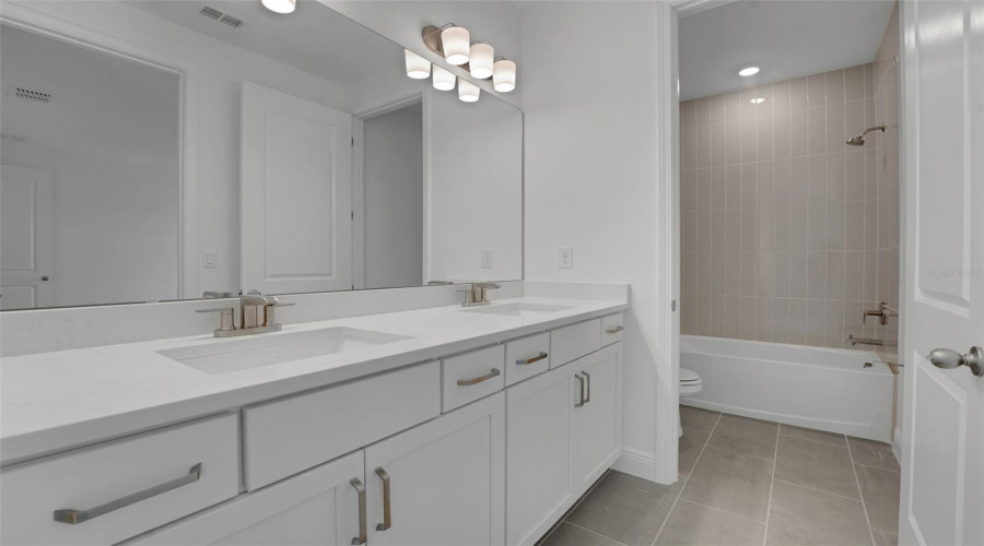 Winter Garden, Florida 34787, 5 Bedroom Bedrooms, ,4 Bathroombathrooms,Residential,For Sale,Tea Tree,0,Mfrg5113803
