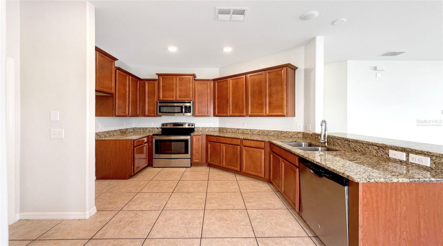 Ruskin, Florida 33570, 3 Bedroom Bedrooms, ,2 Bathroombathrooms,Residential,For Sale,Hawks View,0,Mfro6411951