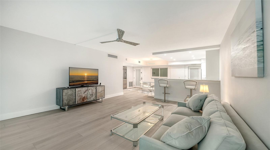 Venice, Florida 34285, 2 Bedroom Bedrooms, ,2 Bathroombathrooms,Residential,For Sale,Tarpon Center,0,Mfra4701884