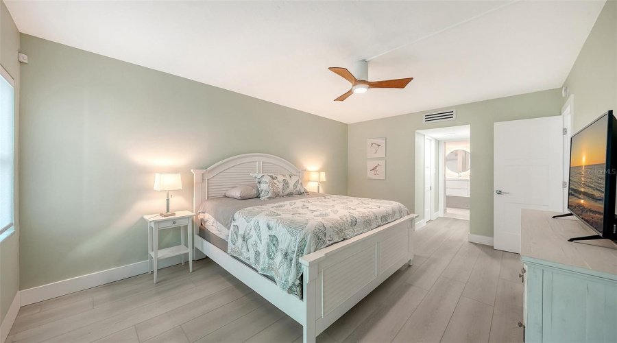 Venice, Florida 34285, 2 Bedroom Bedrooms, ,2 Bathroombathrooms,Residential,For Sale,Tarpon Center,0,Mfra4701884