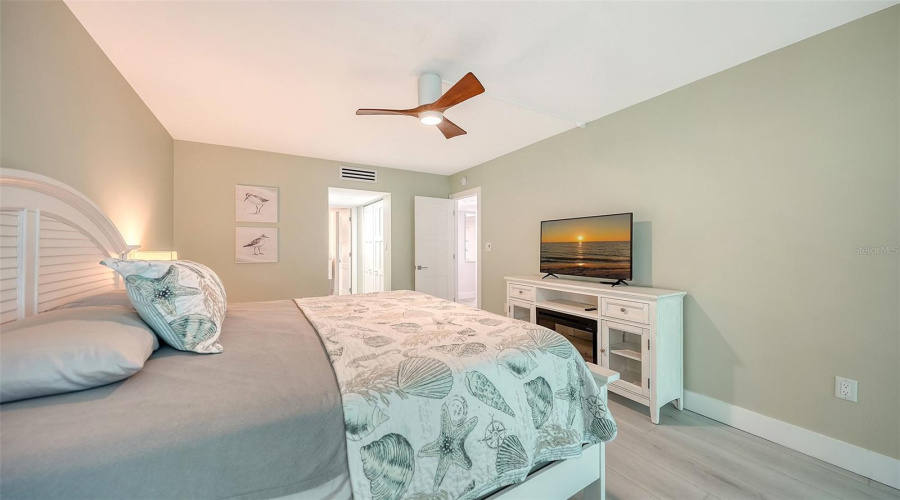 Venice, Florida 34285, 2 Bedroom Bedrooms, ,2 Bathroombathrooms,Residential,For Sale,Tarpon Center,0,Mfra4701884