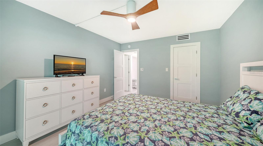 Venice, Florida 34285, 2 Bedroom Bedrooms, ,2 Bathroombathrooms,Residential,For Sale,Tarpon Center,0,Mfra4701884