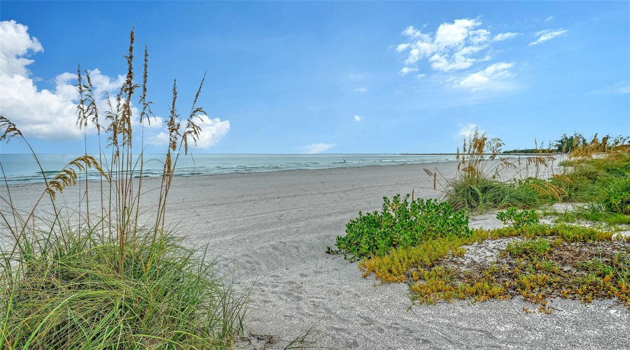 Venice, Florida 34285, 2 Bedroom Bedrooms, ,2 Bathroombathrooms,Residential,For Sale,Tarpon Center,0,Mfra4701884