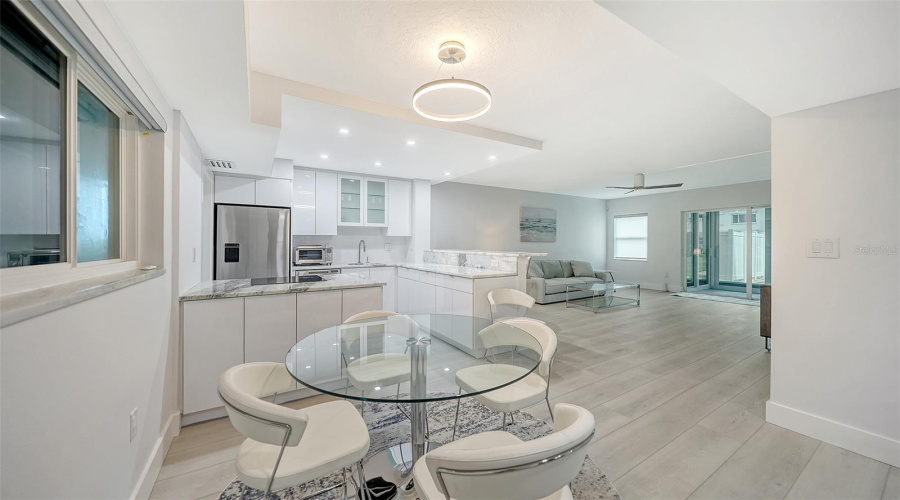 Venice, Florida 34285, 2 Bedroom Bedrooms, ,2 Bathroombathrooms,Residential,For Sale,Tarpon Center,0,Mfra4701884