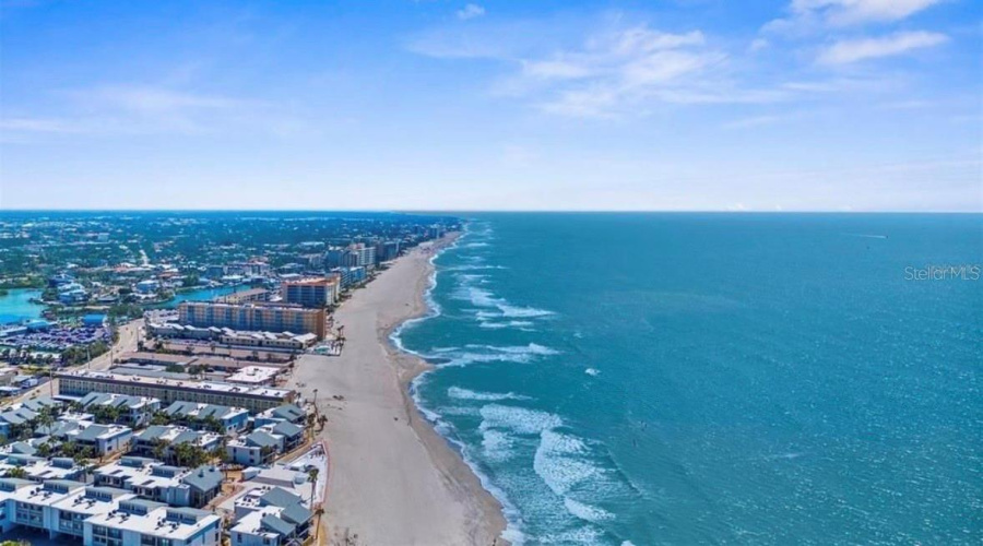 Venice, Florida 34285, 2 Bedroom Bedrooms, ,2 Bathroombathrooms,Residential,For Sale,Tarpon Center,0,Mfra4701884