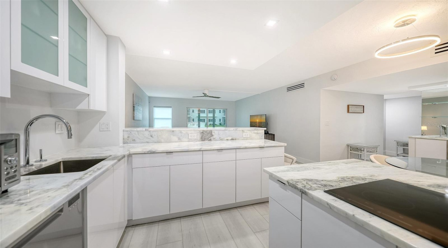 Venice, Florida 34285, 2 Bedroom Bedrooms, ,2 Bathroombathrooms,Residential,For Sale,Tarpon Center,0,Mfra4701884