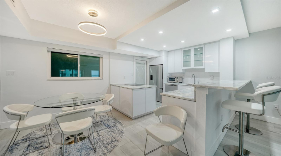 Venice, Florida 34285, 2 Bedroom Bedrooms, ,2 Bathroombathrooms,Residential,For Sale,Tarpon Center,0,Mfra4701884