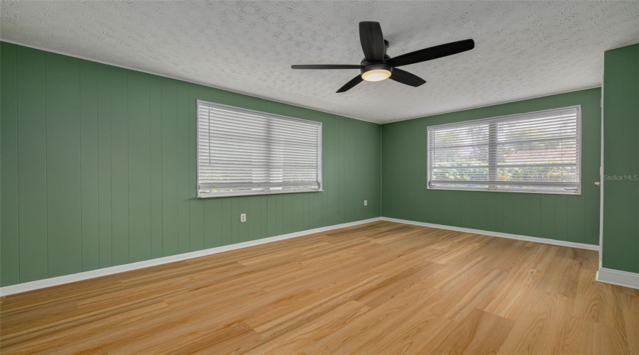 New Port Richey, Florida 34652, 3 Bedroom Bedrooms, ,2 Bathroombathrooms,Residential,For Sale,Overlook,0,Mfrtb8541275