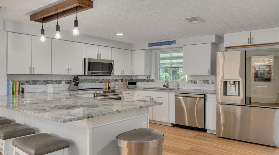 New Port Richey, Florida 34652, 3 Bedroom Bedrooms, ,2 Bathroombathrooms,Residential,For Sale,Overlook,0,Mfrtb8541275